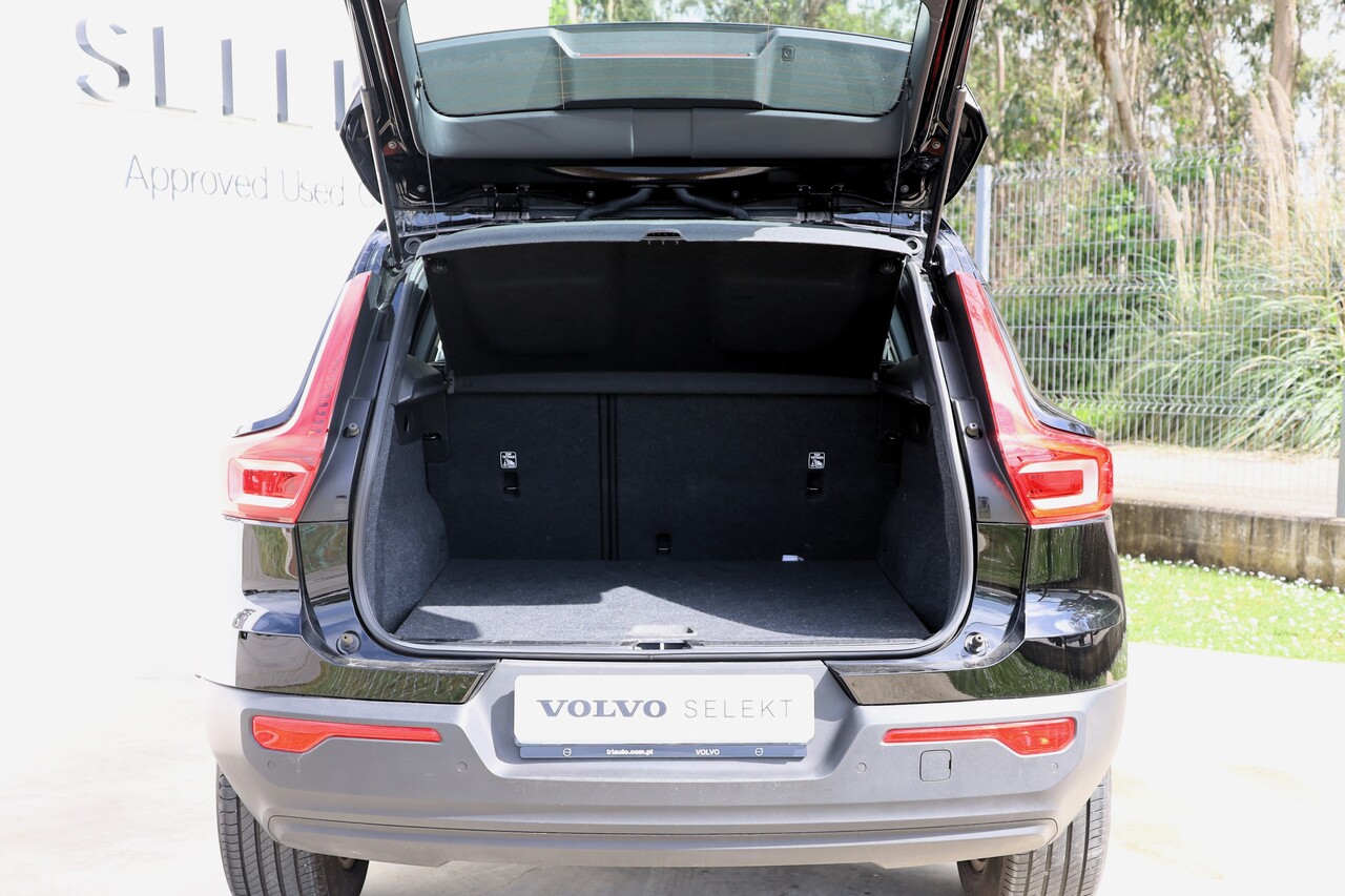 XC40 T2 Momentum Core