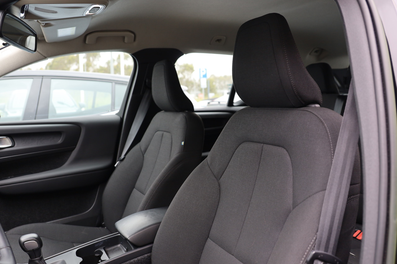 XC40 T2 Momentum Core