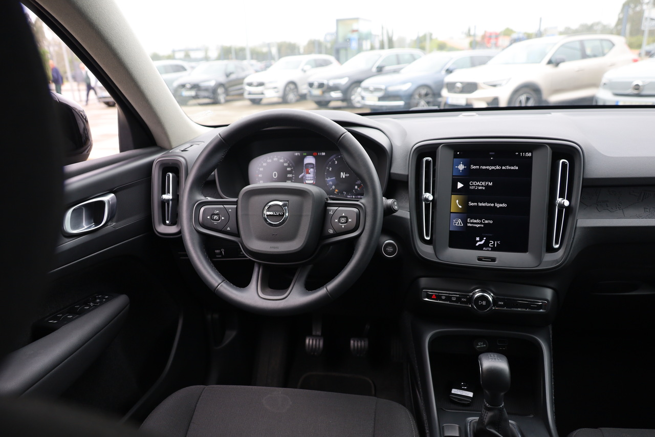 XC40 T2 Momentum Core