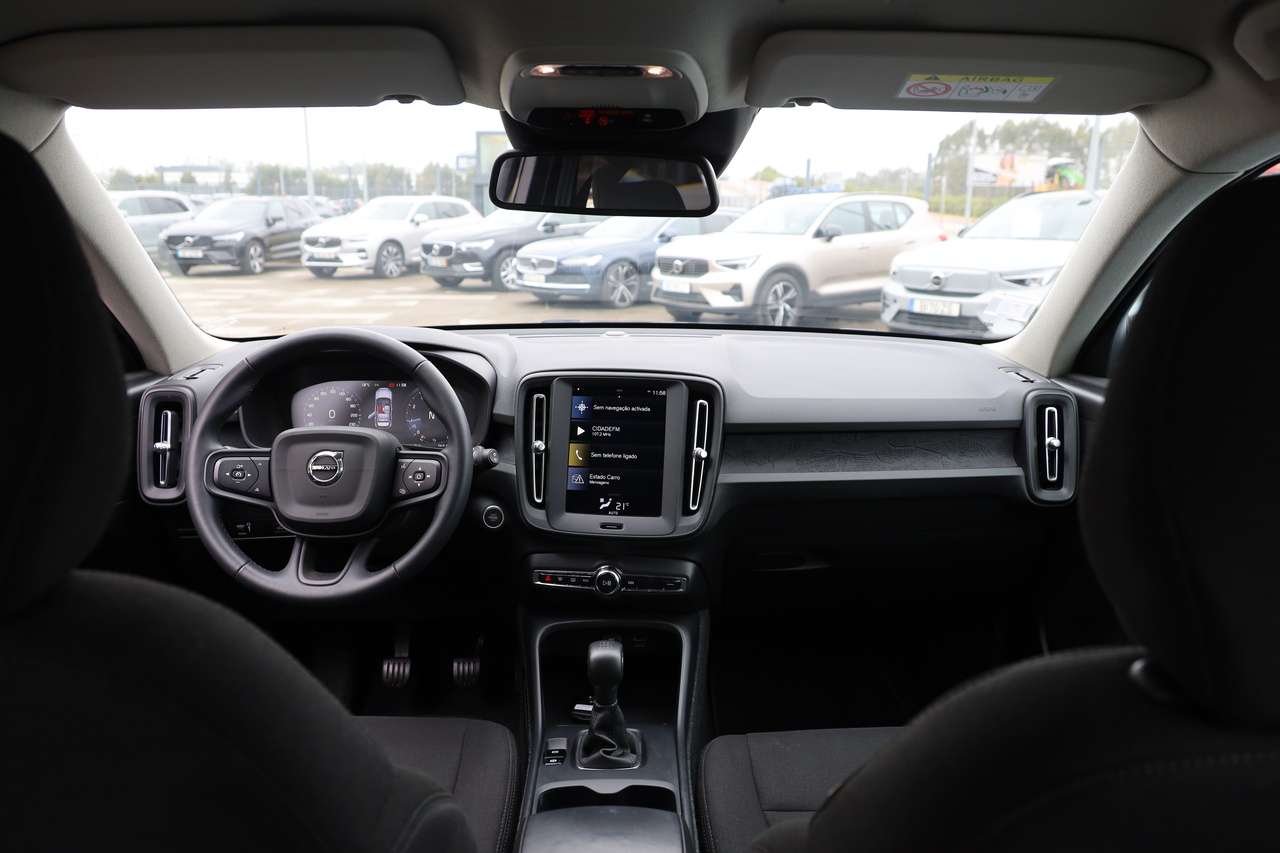 XC40 T2 Momentum Core