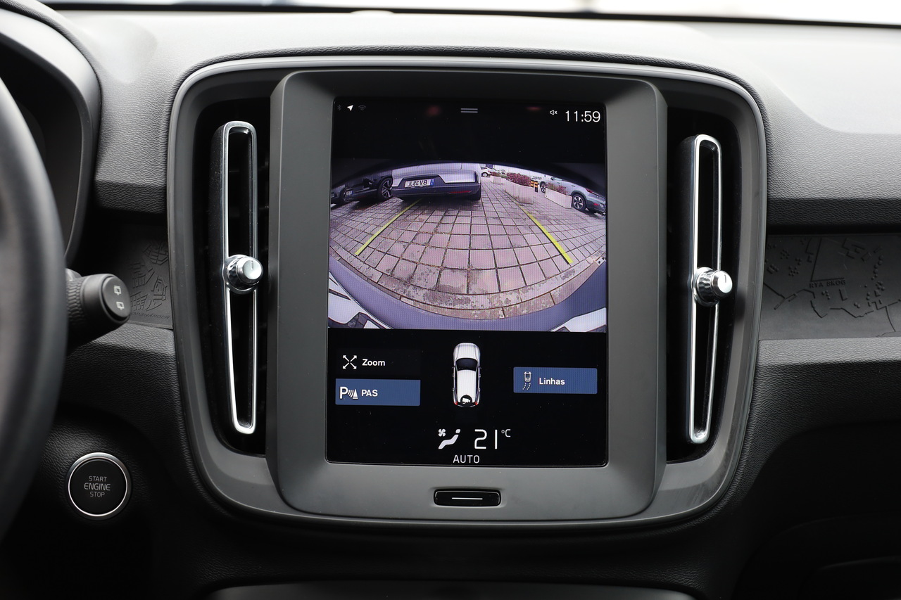 XC40 T2 Momentum Core