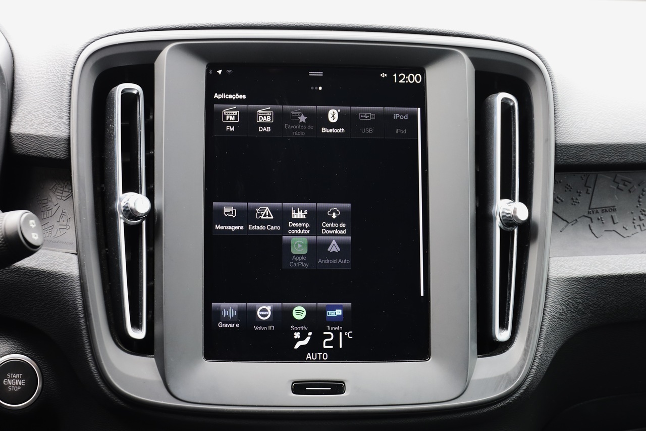 XC40 T2 Momentum Core