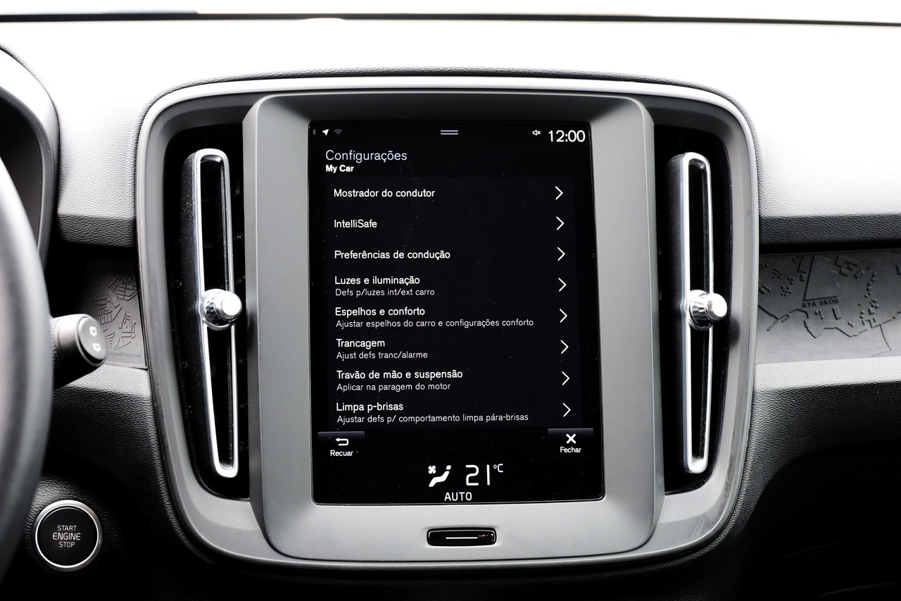 XC40 T2 Momentum Core