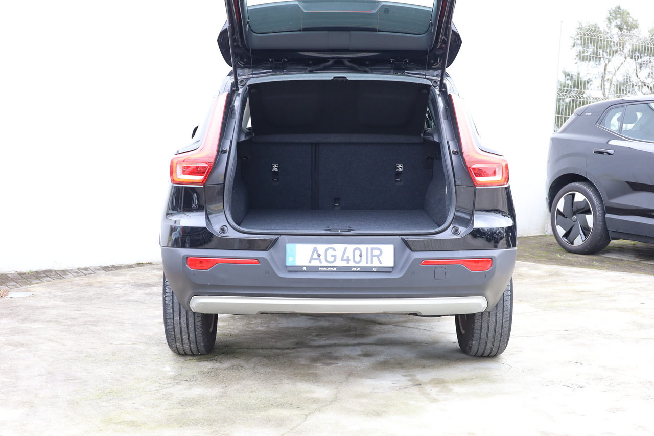 XC40 T2 Momentum Core