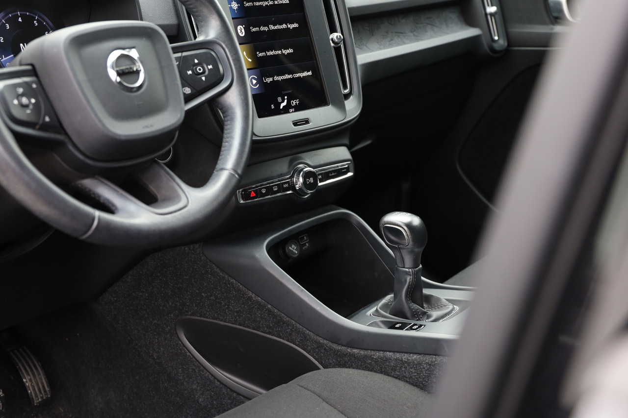 XC40 T2 Momentum Core
