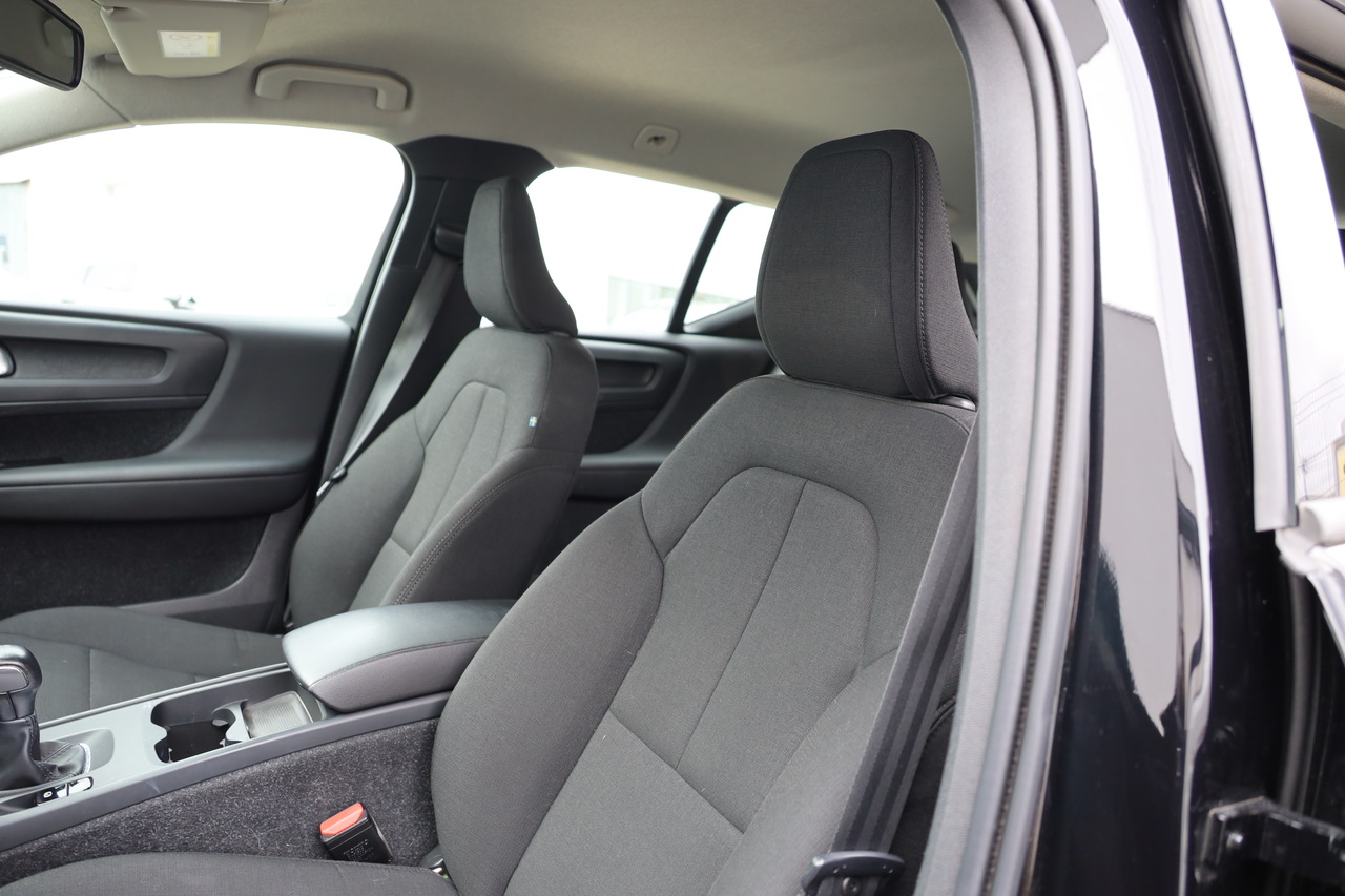 XC40 T2 Momentum Core