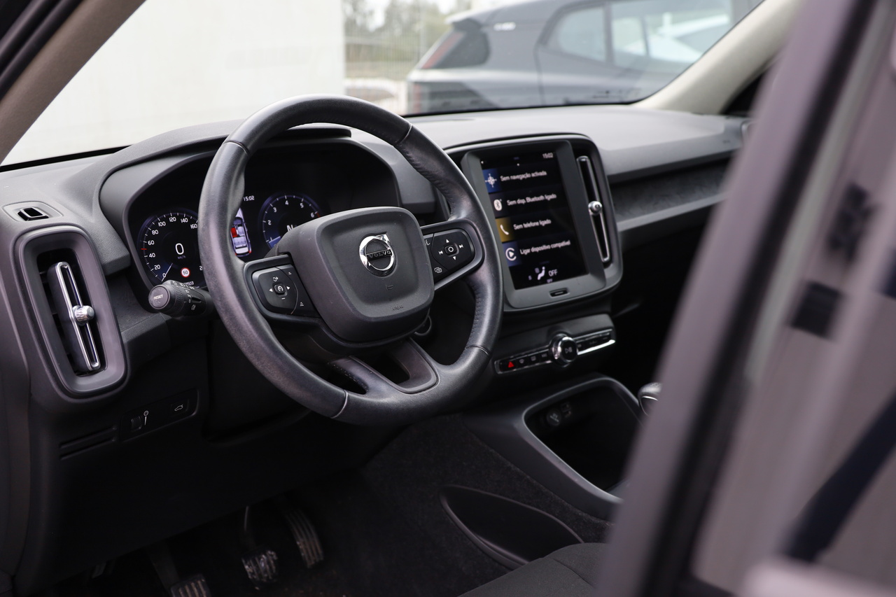 XC40 T2 Momentum Core