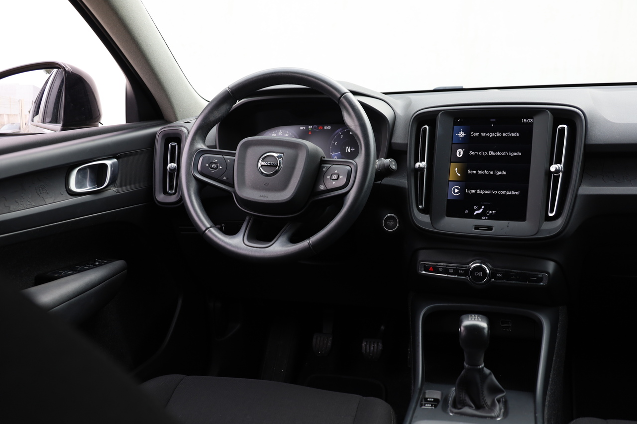 XC40 T2 Momentum Core