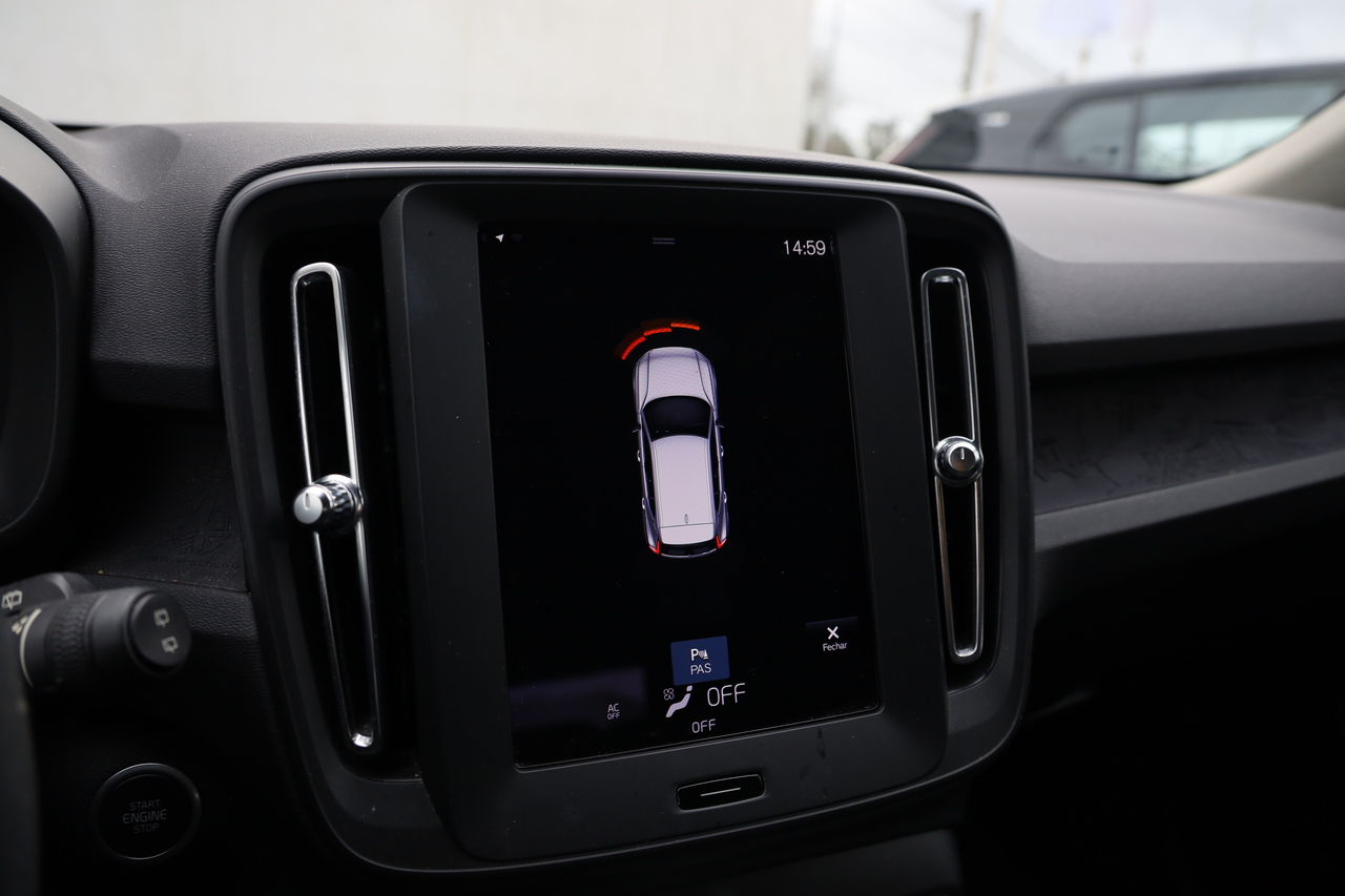 XC40 T2 Momentum Core