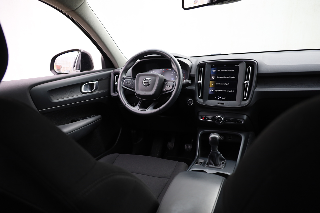 XC40 T2 Momentum Core