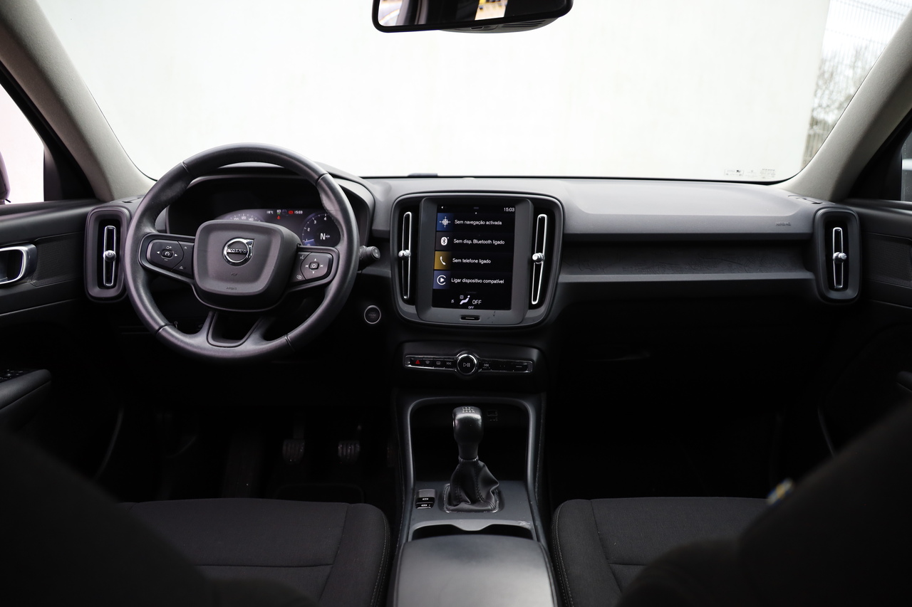 XC40 T2 Momentum Core