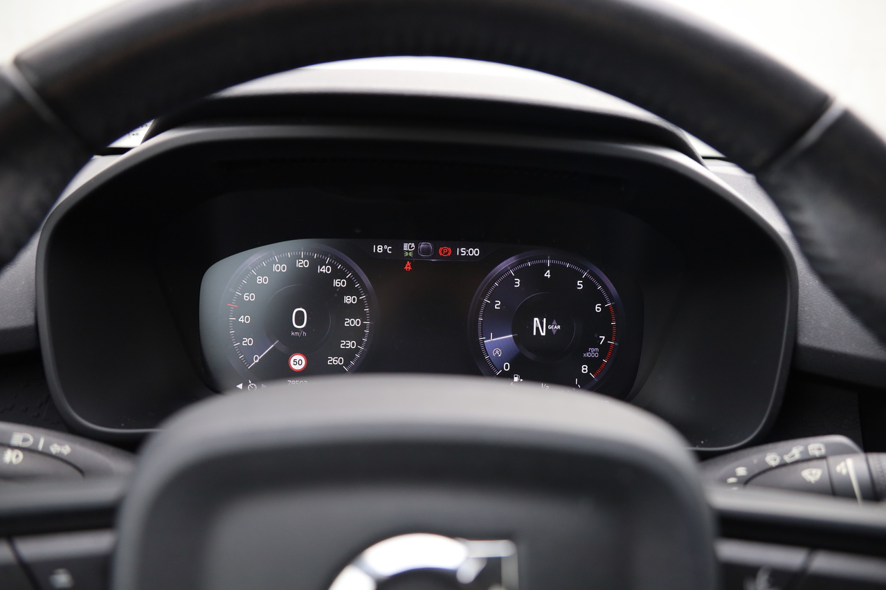 XC40 T2 Momentum Core