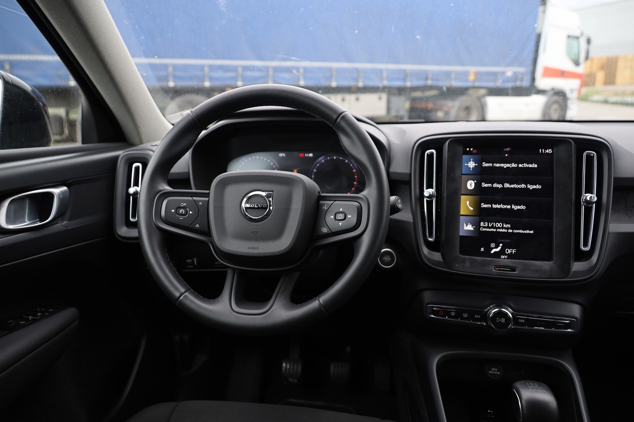 XC40 T2 Momentum Core