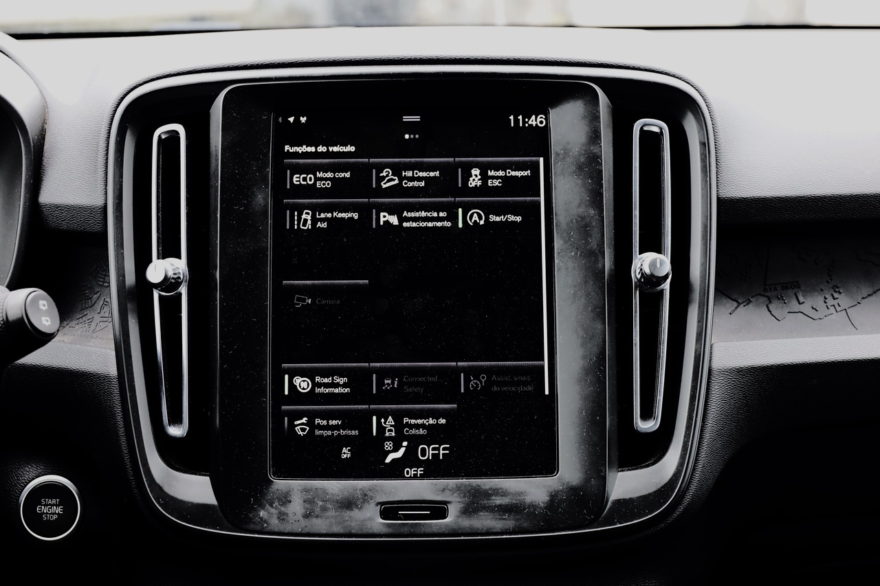 XC40 T2 Momentum Core