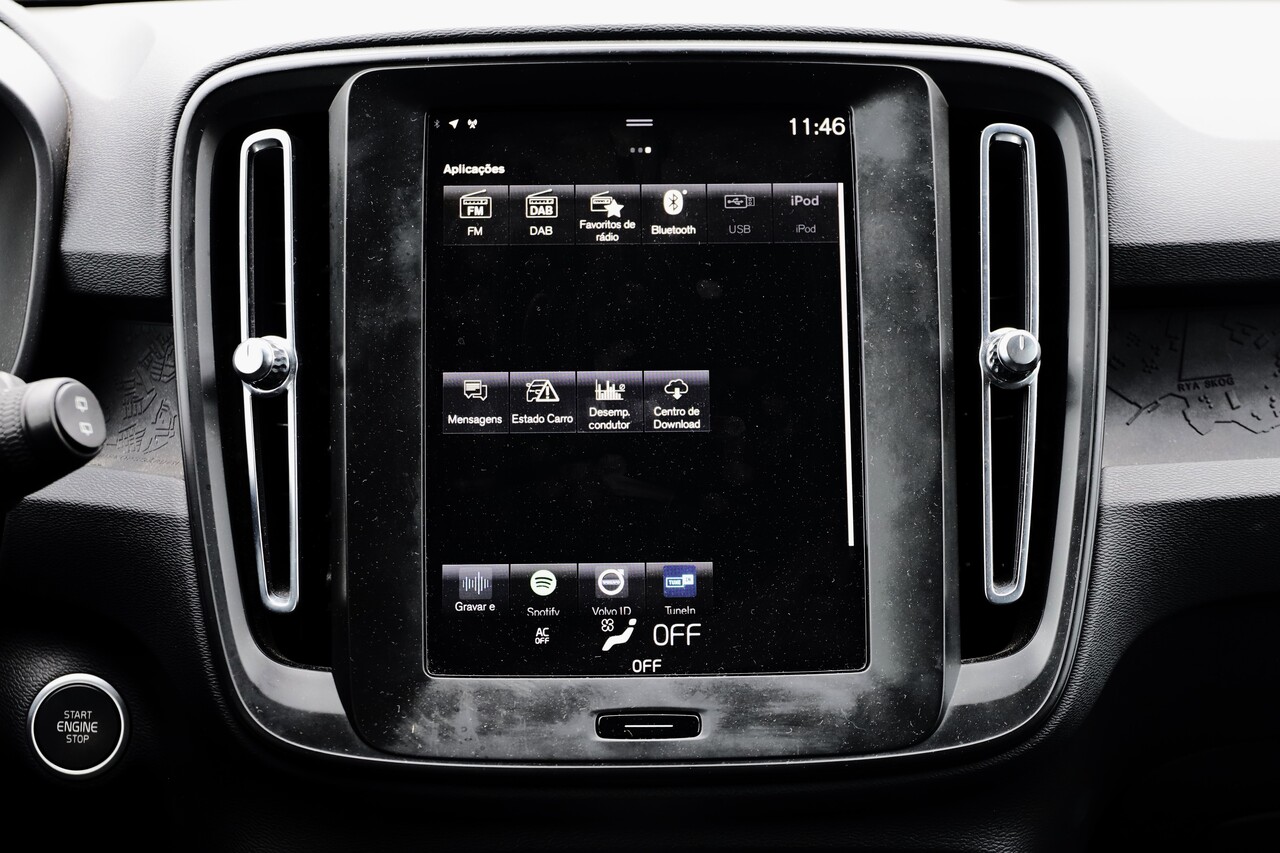 XC40 T2 Momentum Core