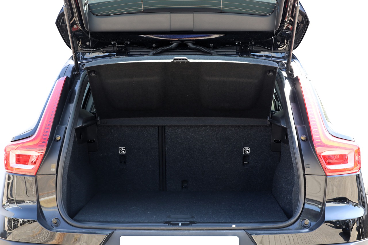 XC40 T2 Momentum Core