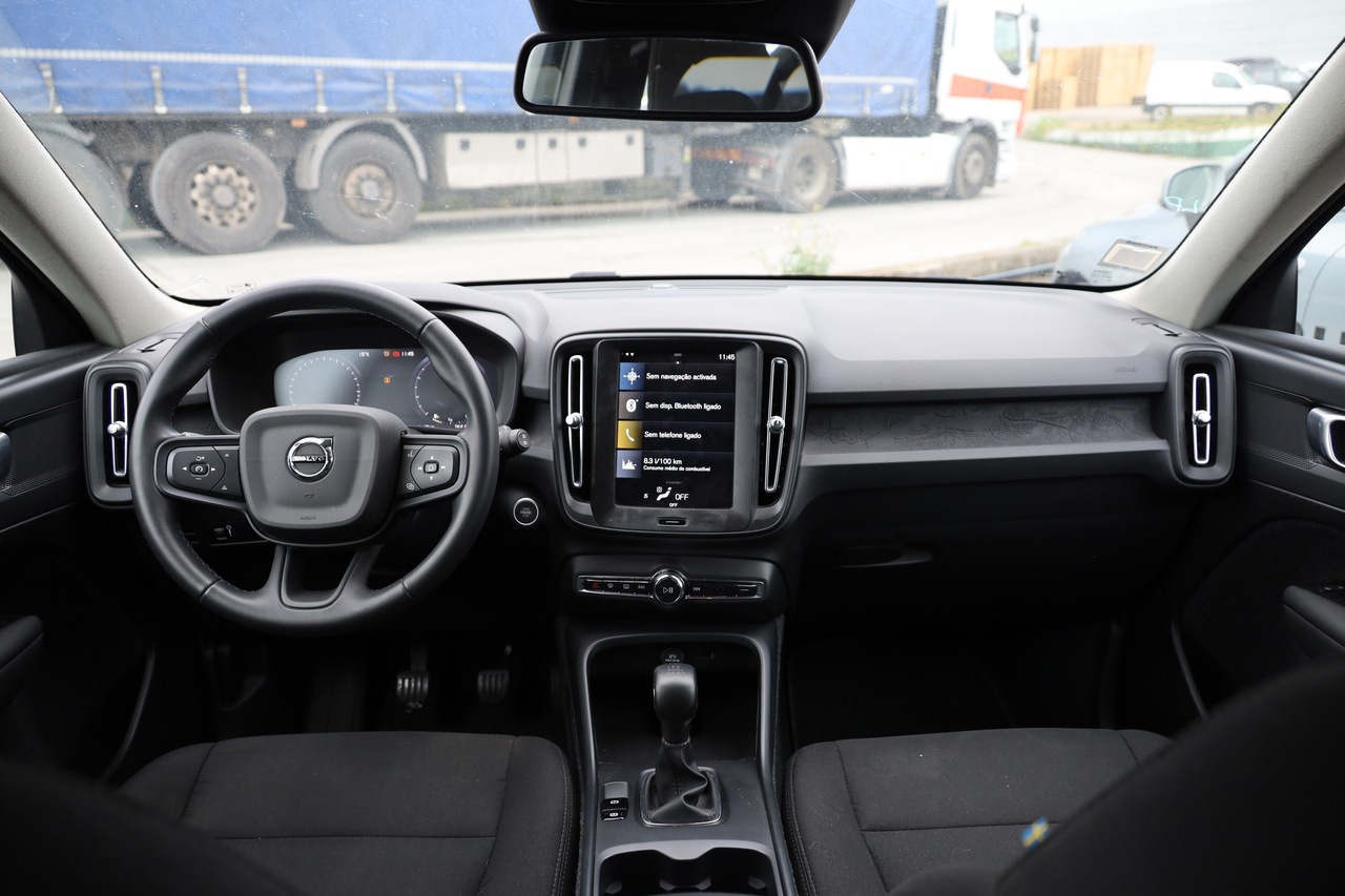 XC40 T2 Momentum Core