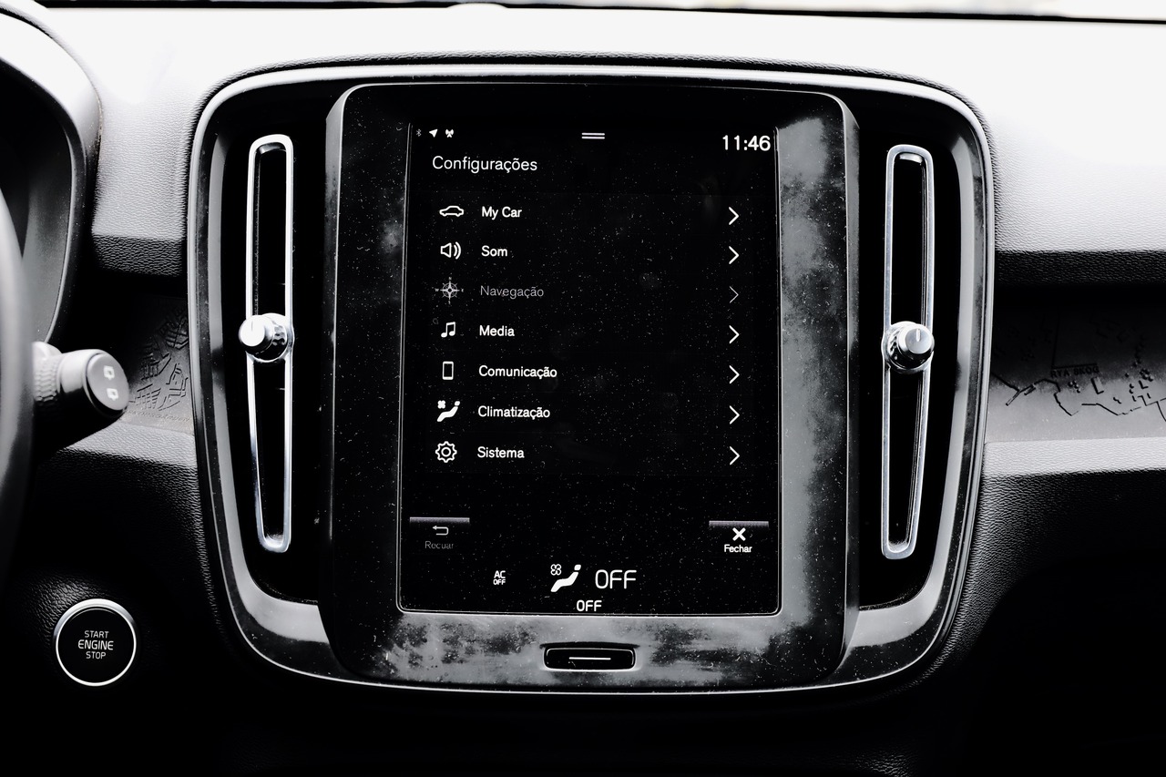 XC40 T2 Momentum Core