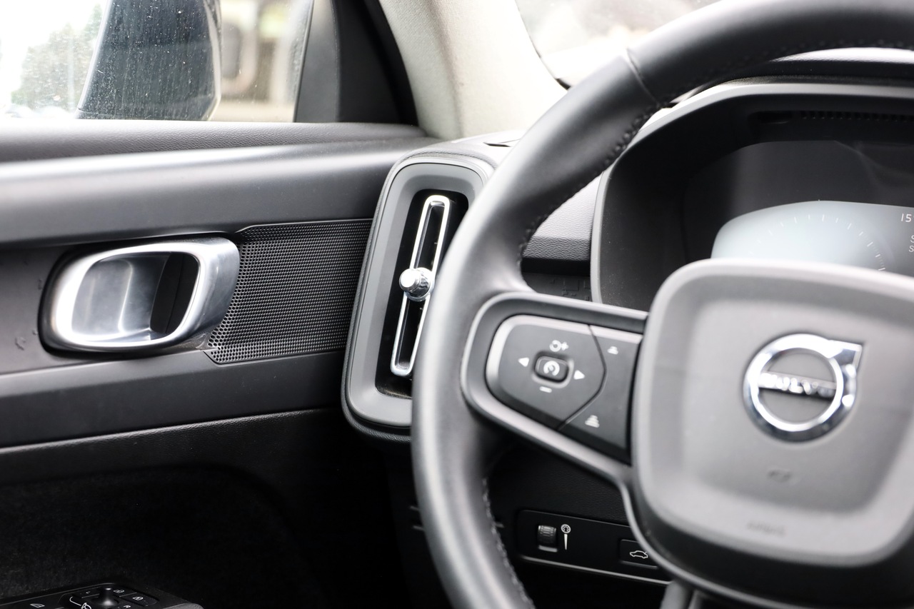 XC40 T2 Momentum Core