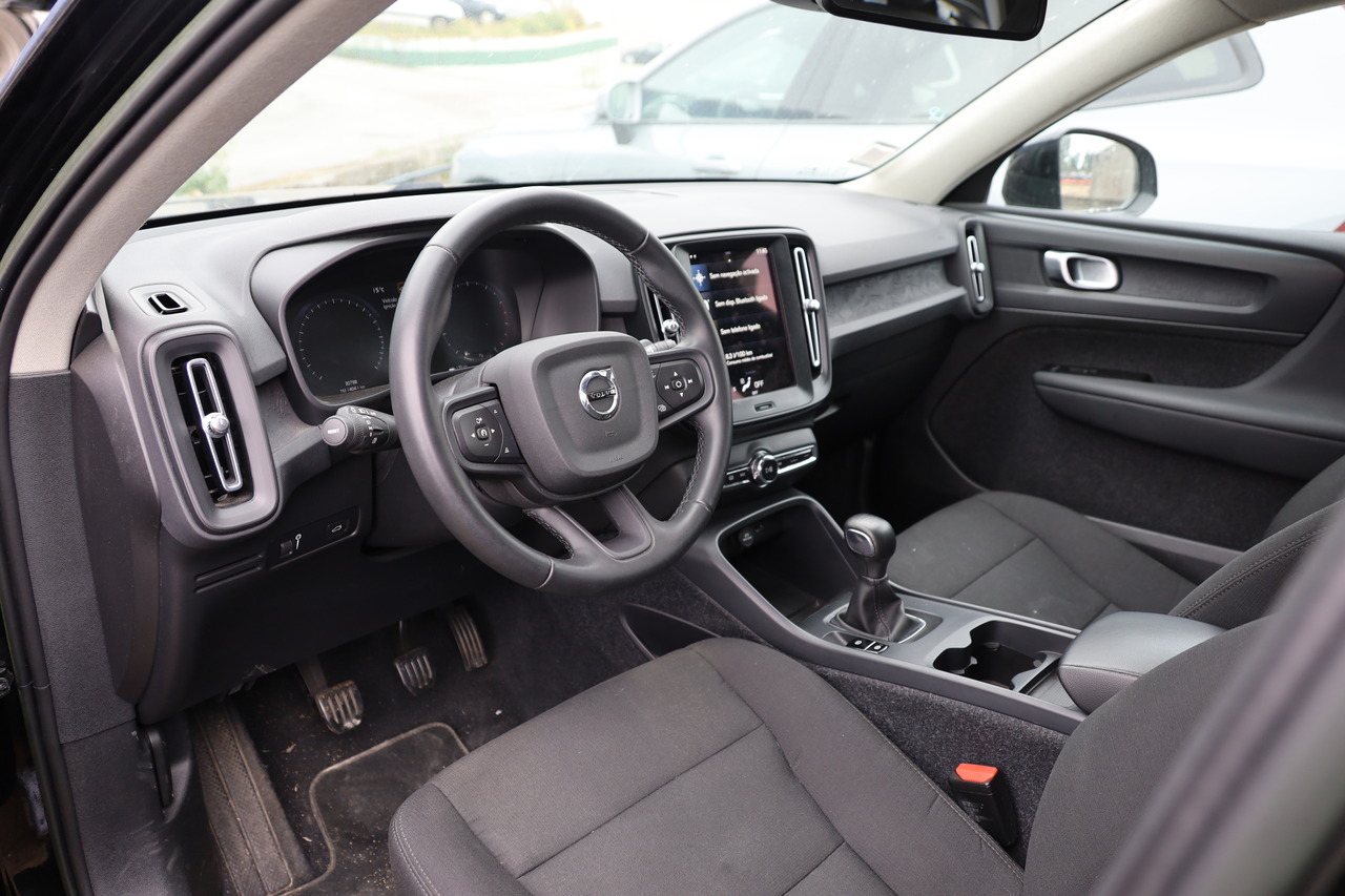 XC40 T2 Momentum Core