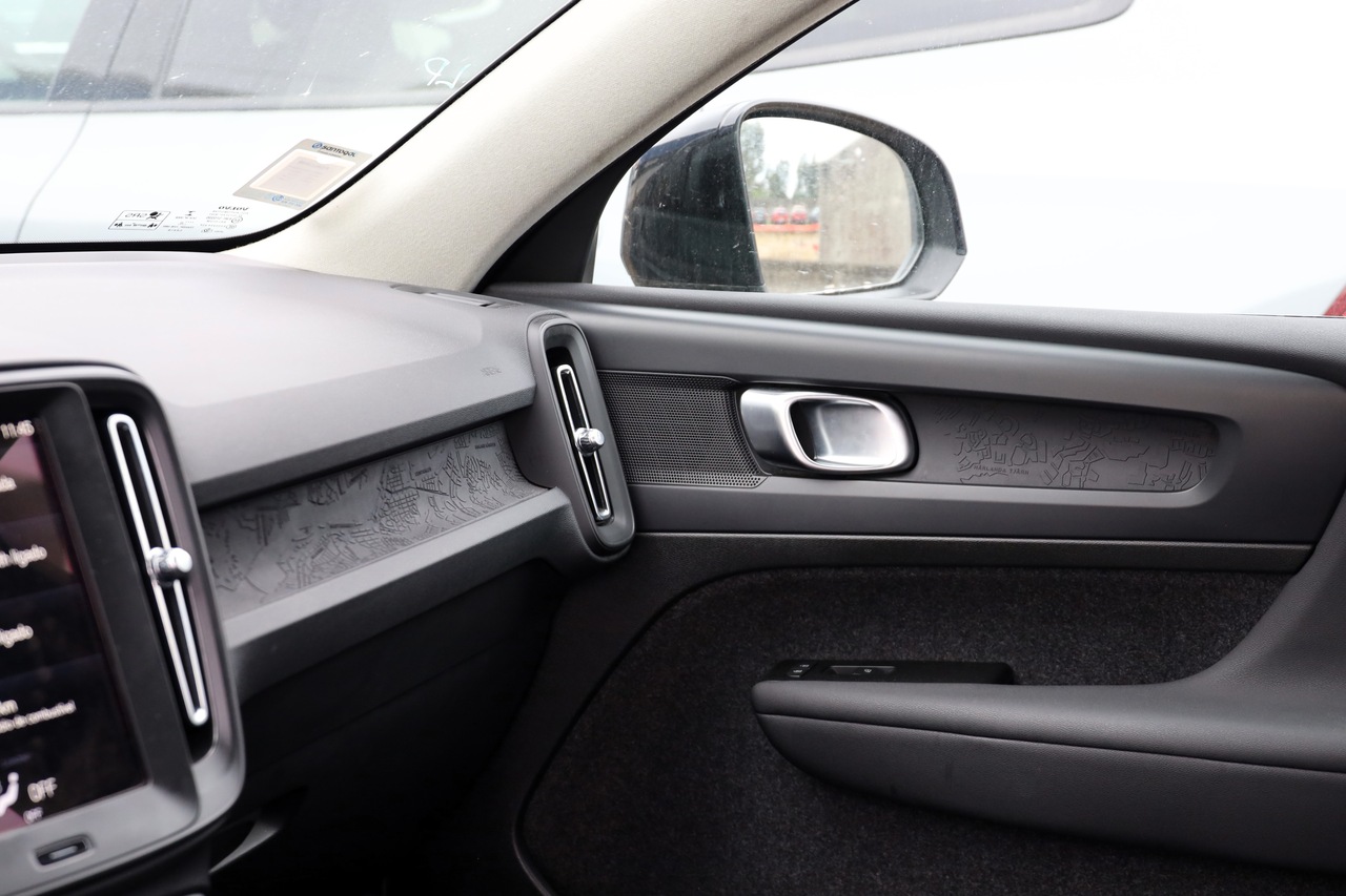 XC40 T2 Momentum Core