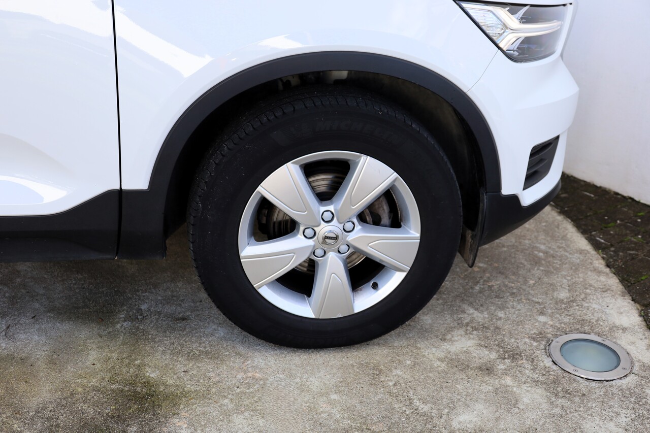 XC40 T2 Momentum Core