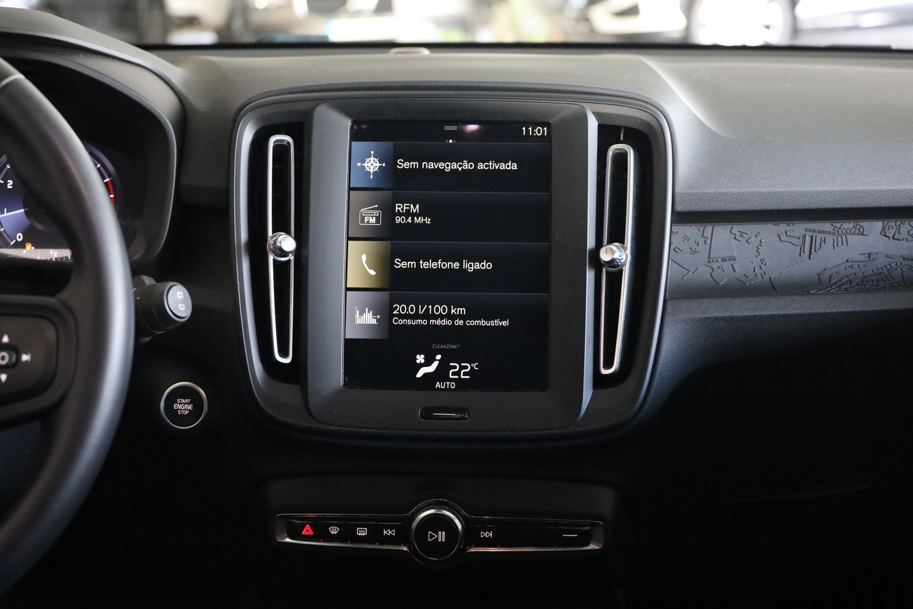 XC40 T2 Momentum Core