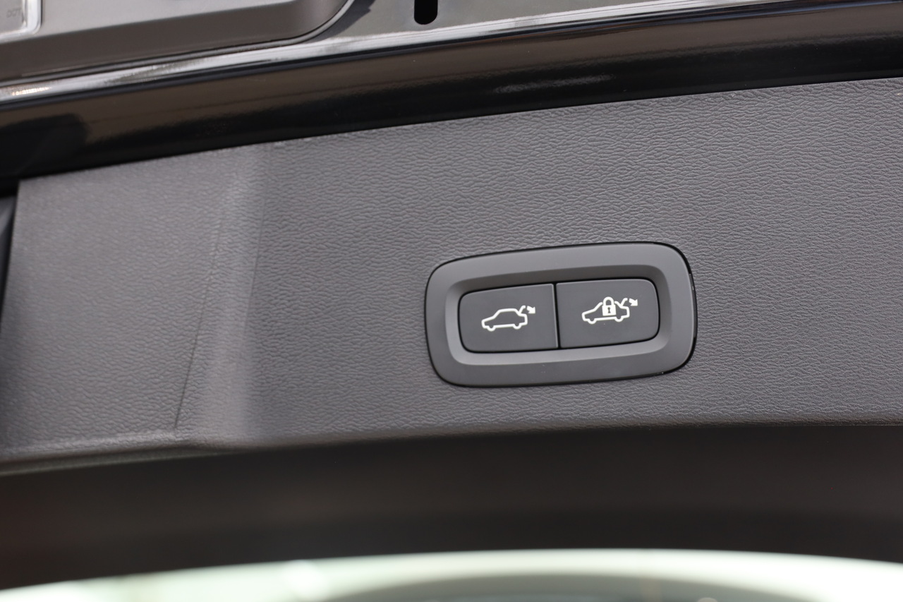 XC40 T2 Plus Dark Geart.
