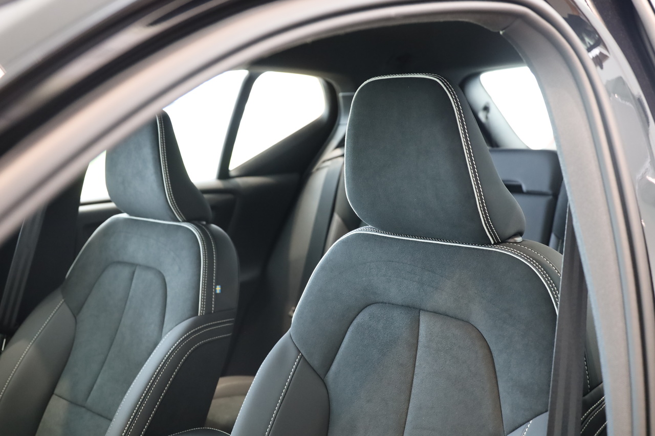 XC40 T2 Plus Dark Geart.