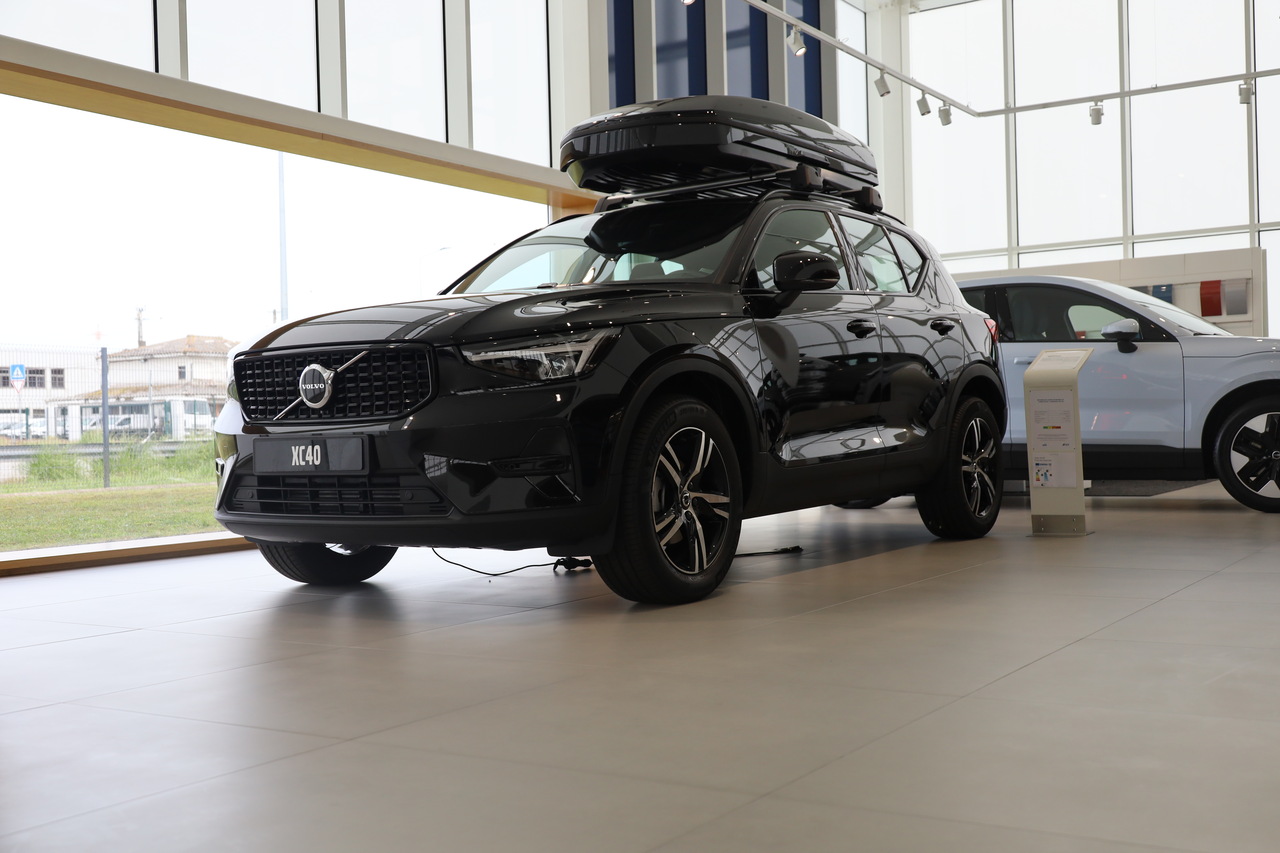 XC40 T2 Plus Dark Geart.
