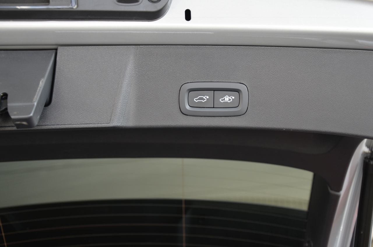 XC40 T2 Plus Dark Geart.