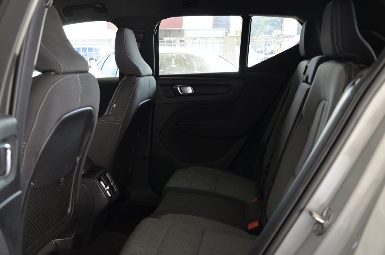 XC40 T2 Plus Dark Geart.