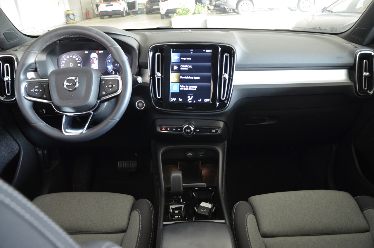 XC40 T2 Plus Dark Geart.