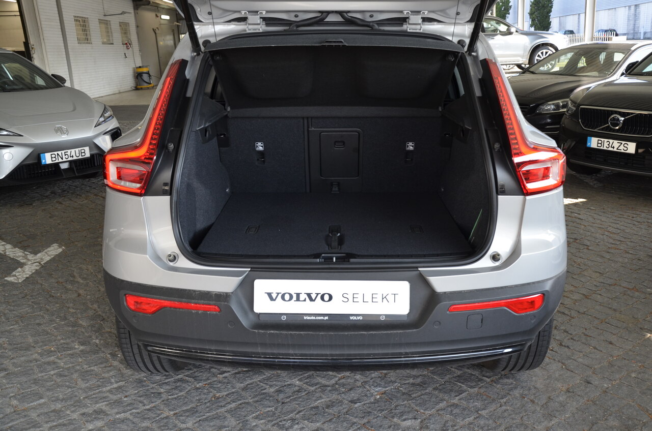 XC40 T2 Plus Dark Geart.