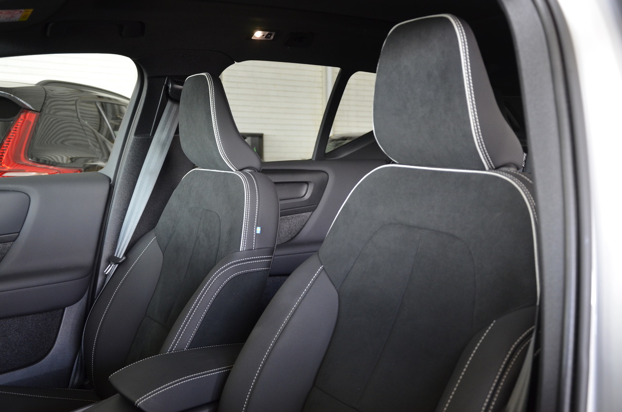 XC40 T2 Plus Dark Geart.