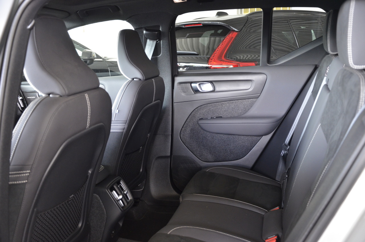 XC40 T2 Plus Dark Geart.