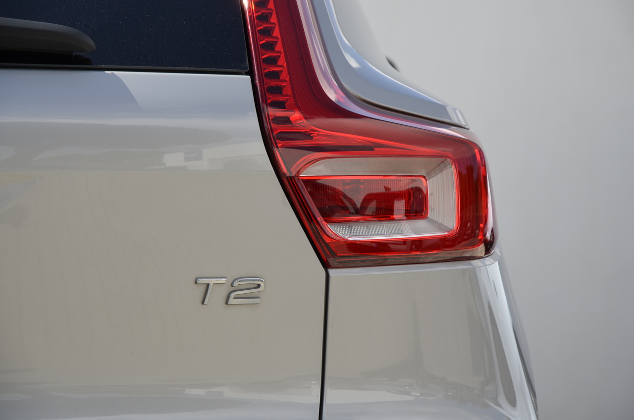 XC40 T2 Plus Dark Geart.