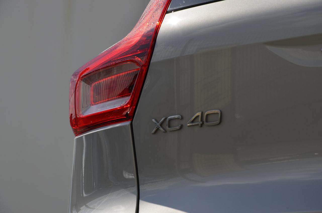 XC40 T2 Plus Dark Geart.