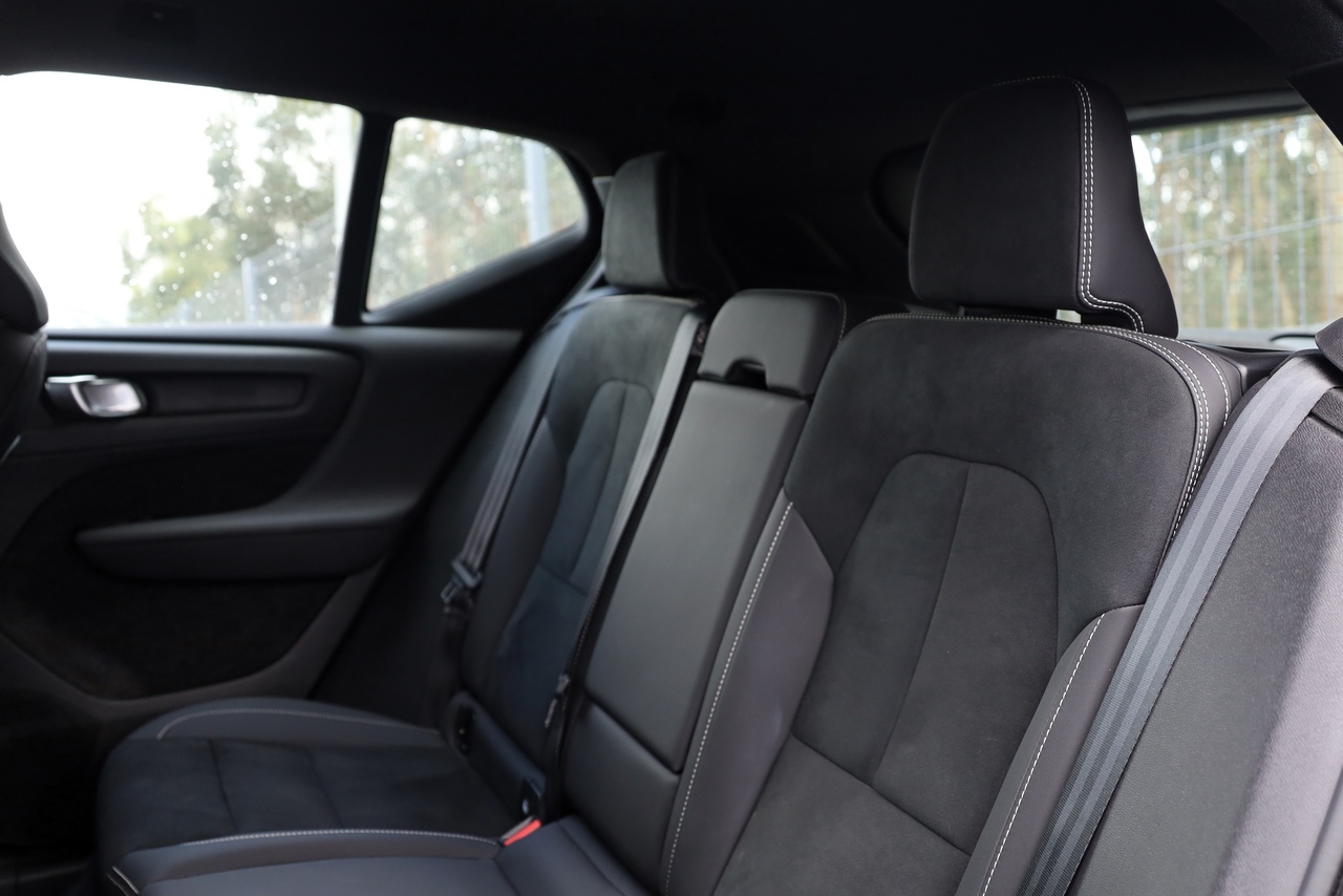 XC40 T2 Plus Dark Geart.