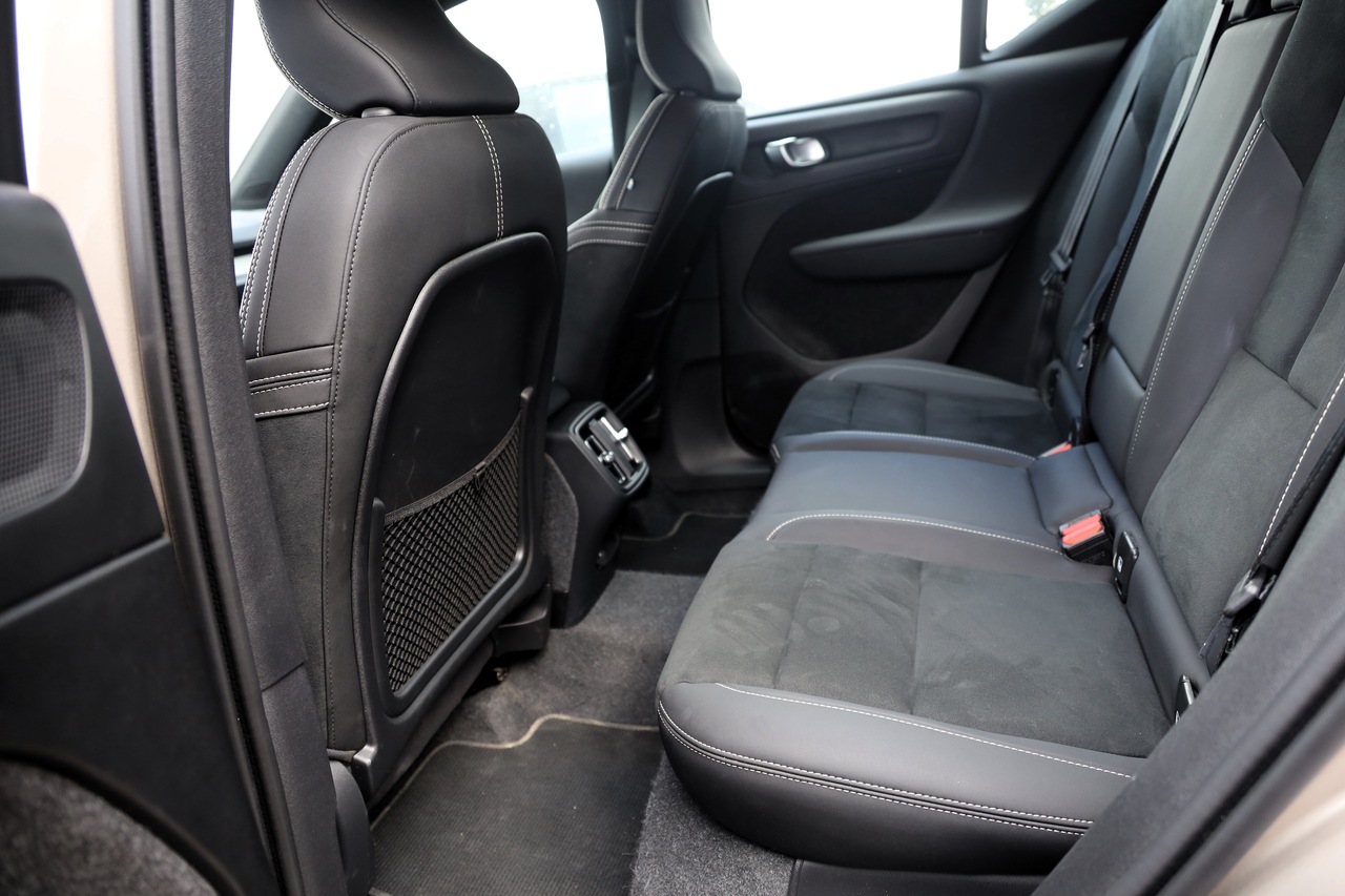 XC40 T2 Plus Dark Geart.