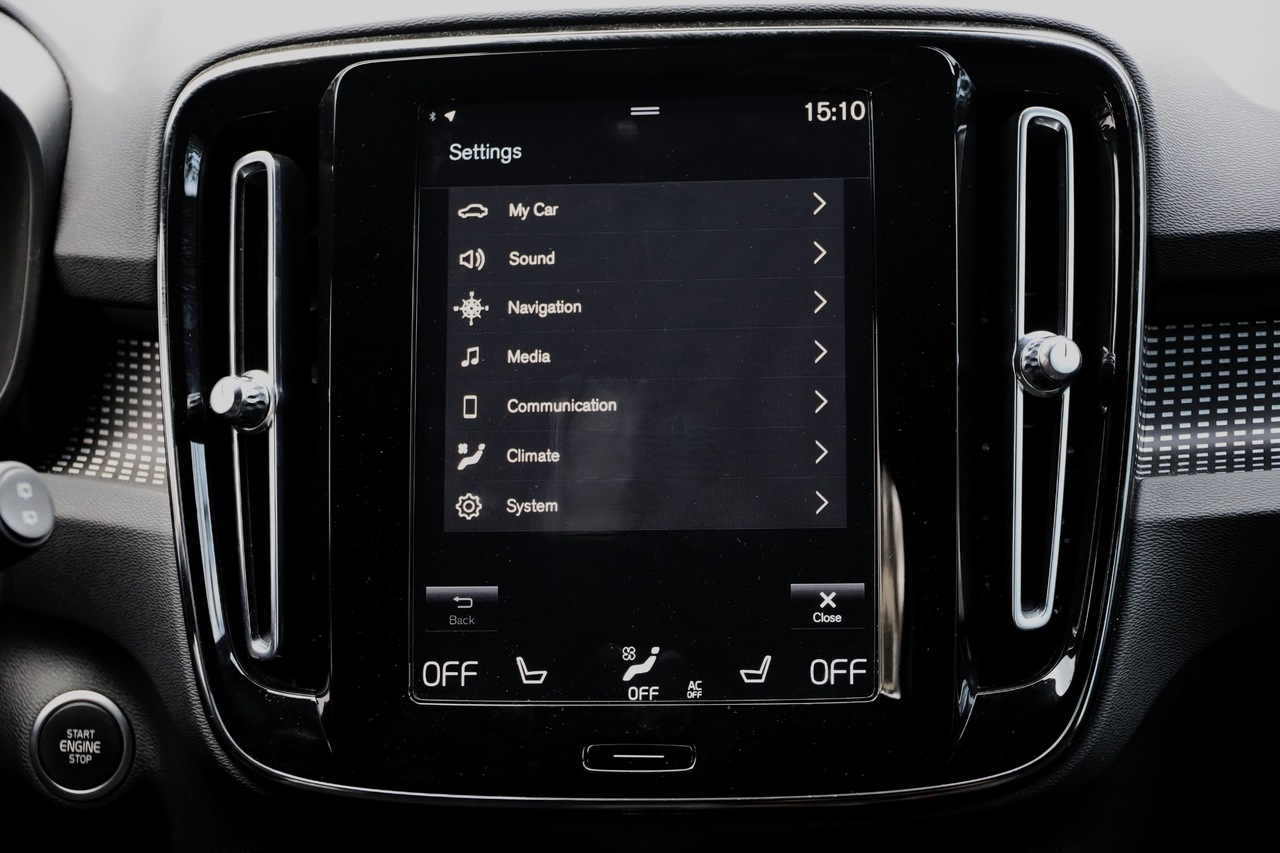 XC40 T2 Plus Dark Geart.