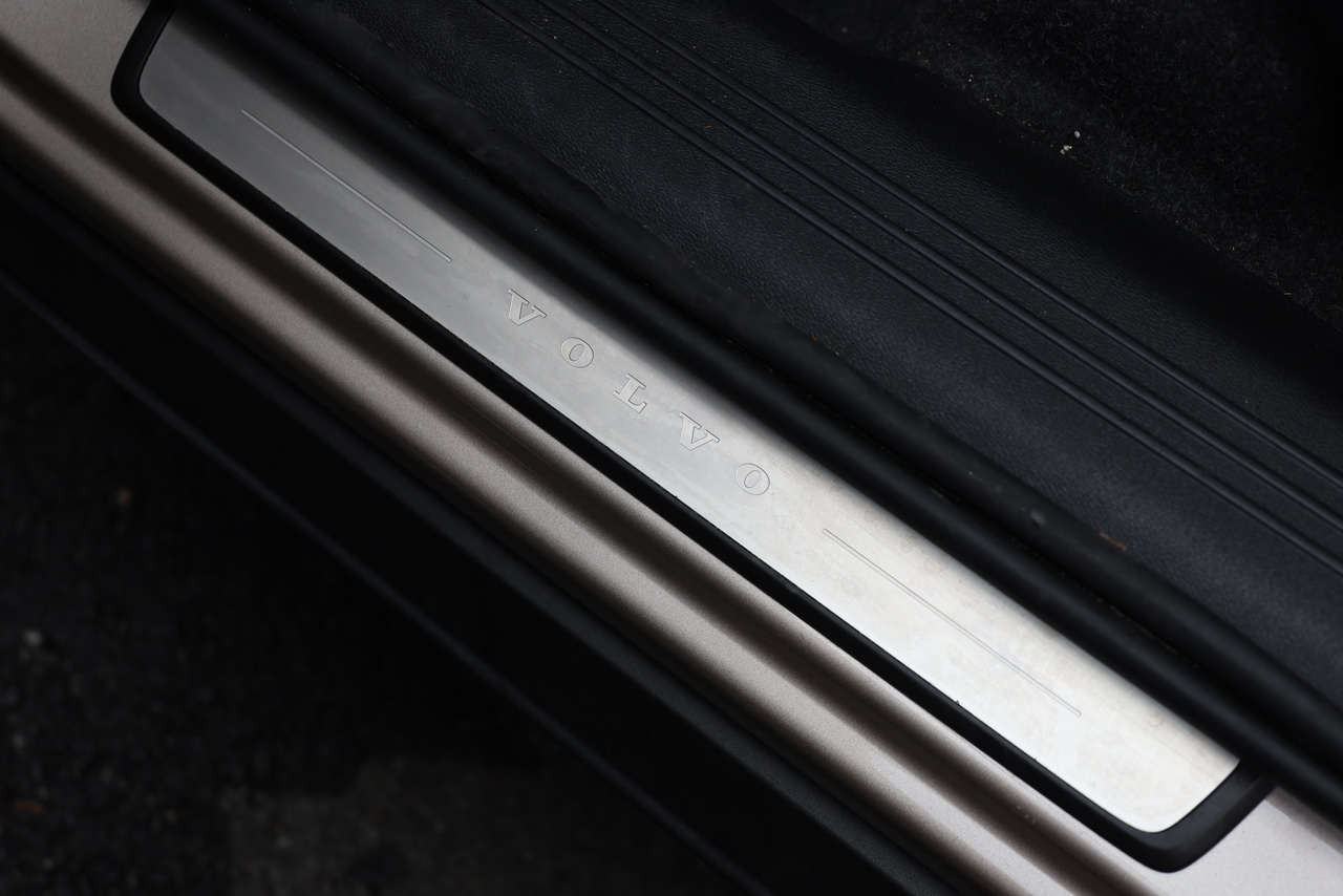 XC40 T2 Plus Dark Geart.