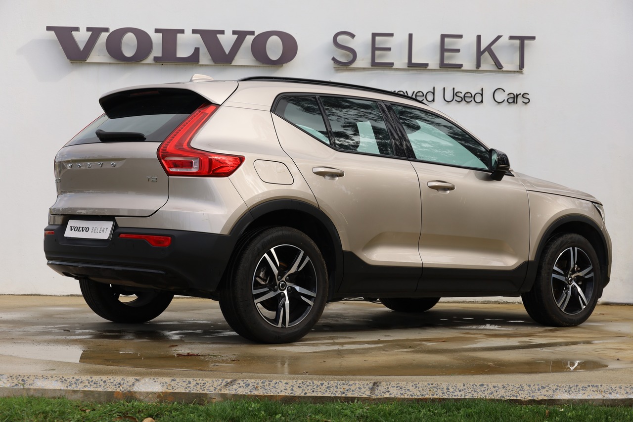 XC40 T2 Plus Dark Geart.