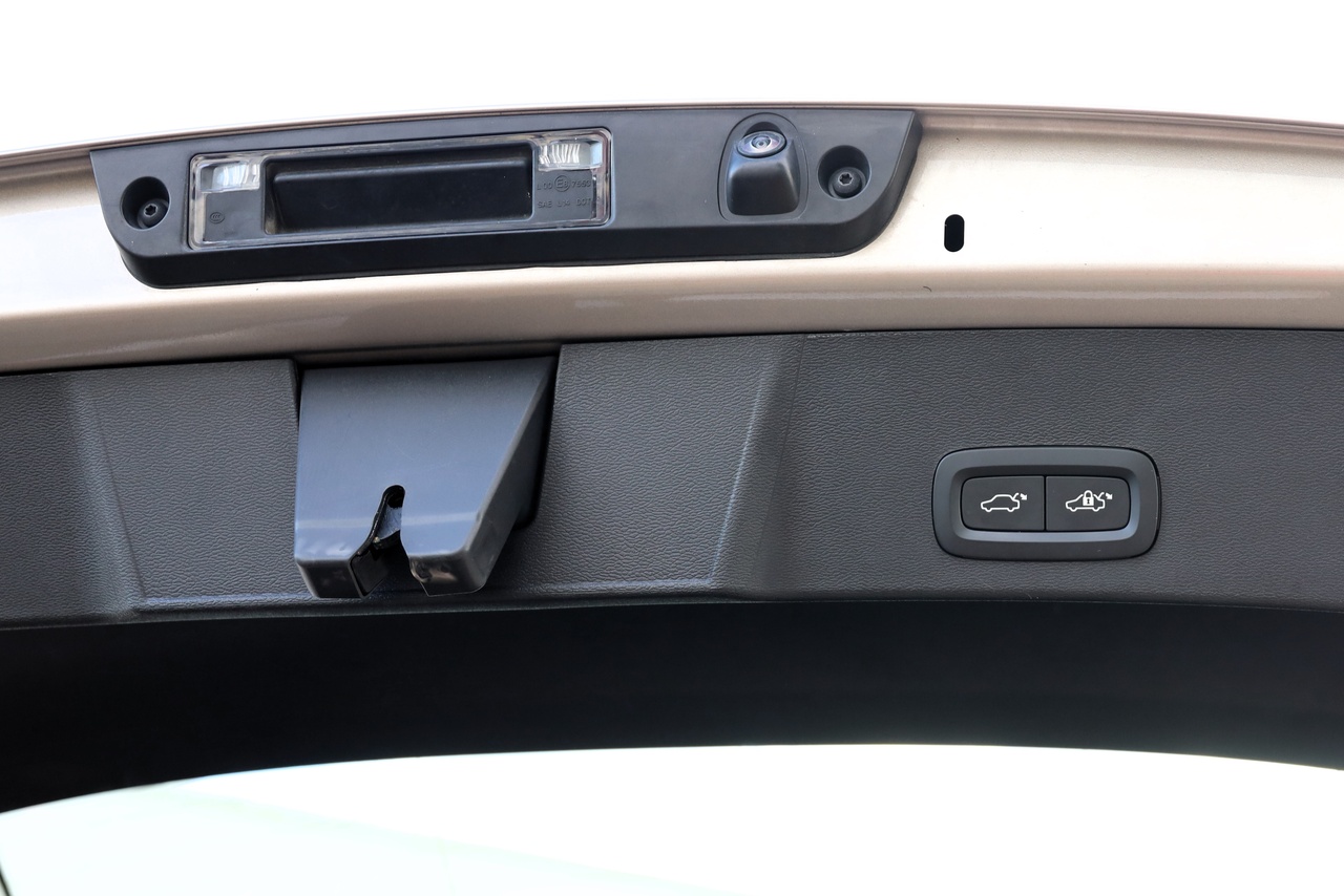 XC40 T2 Plus Dark