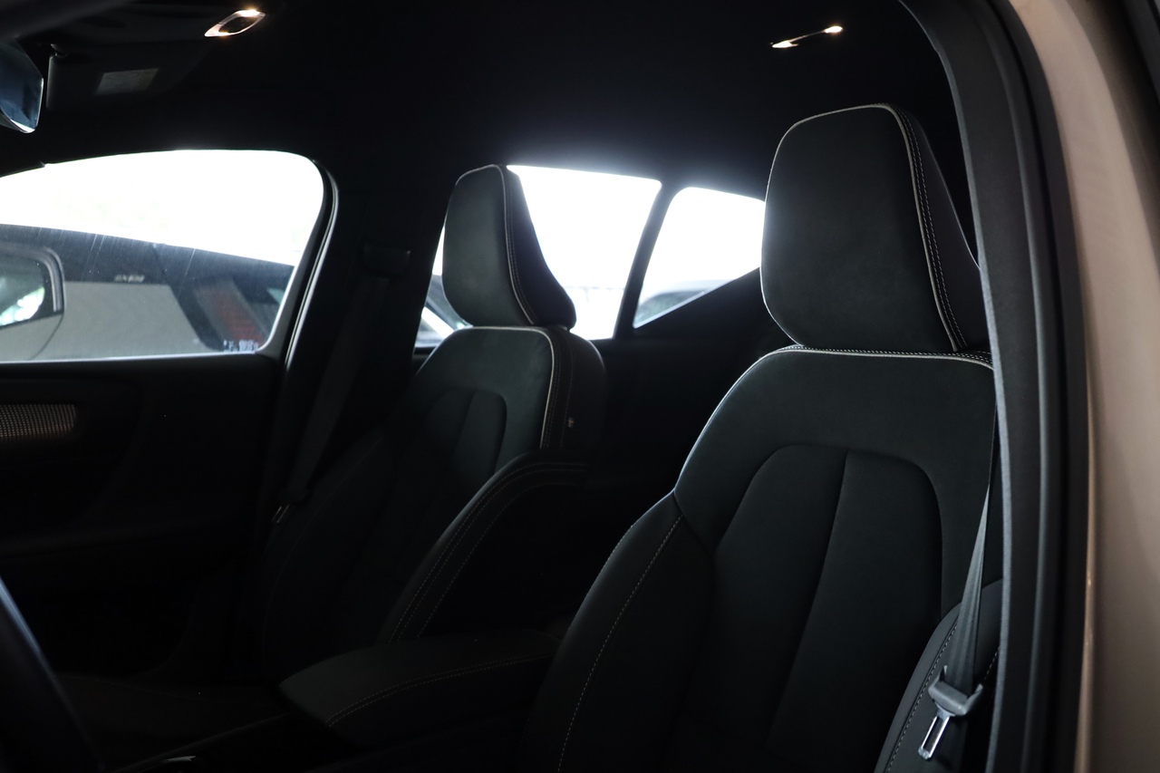 XC40 T2 Plus Dark