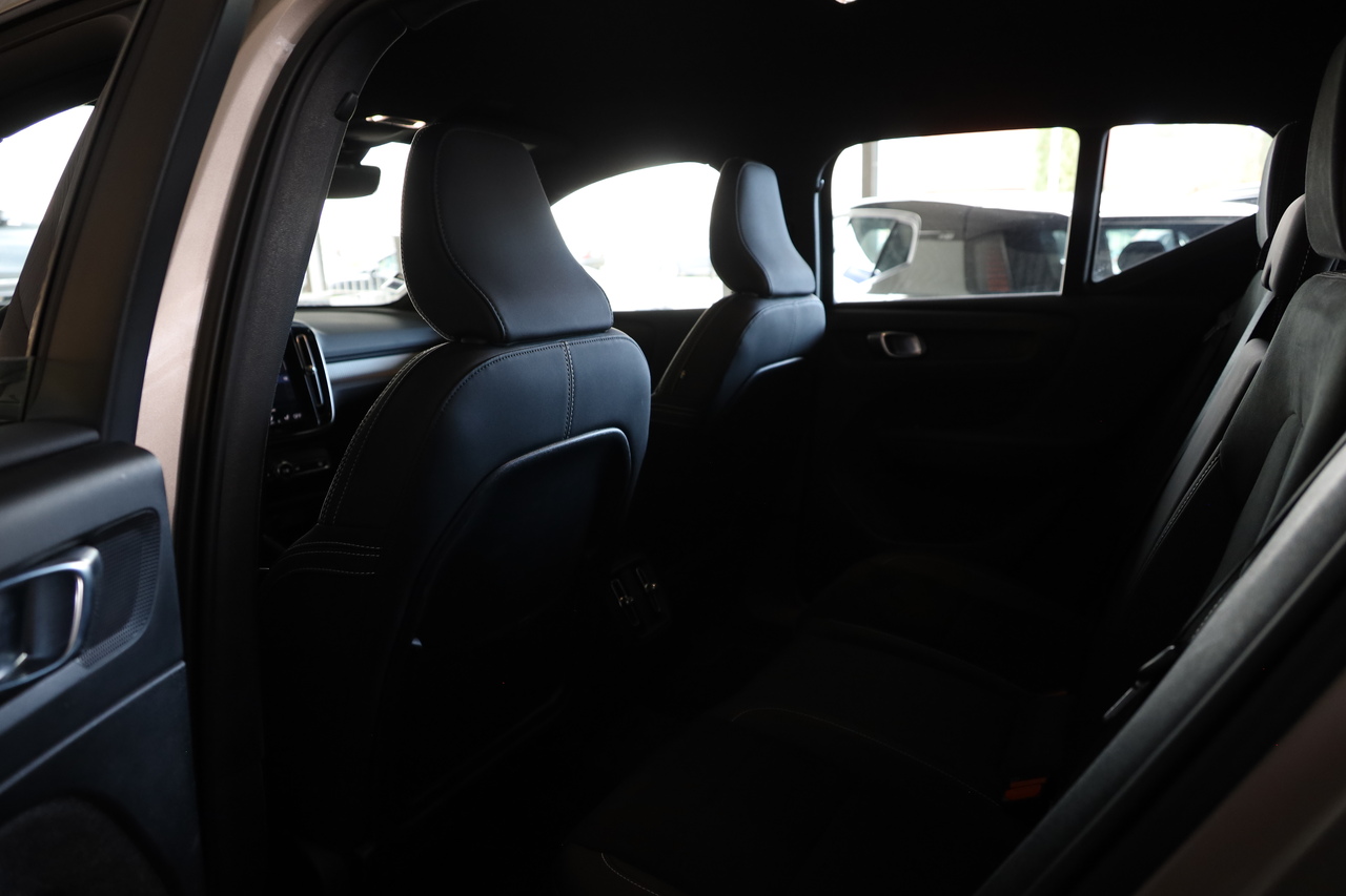 XC40 T2 Plus Dark