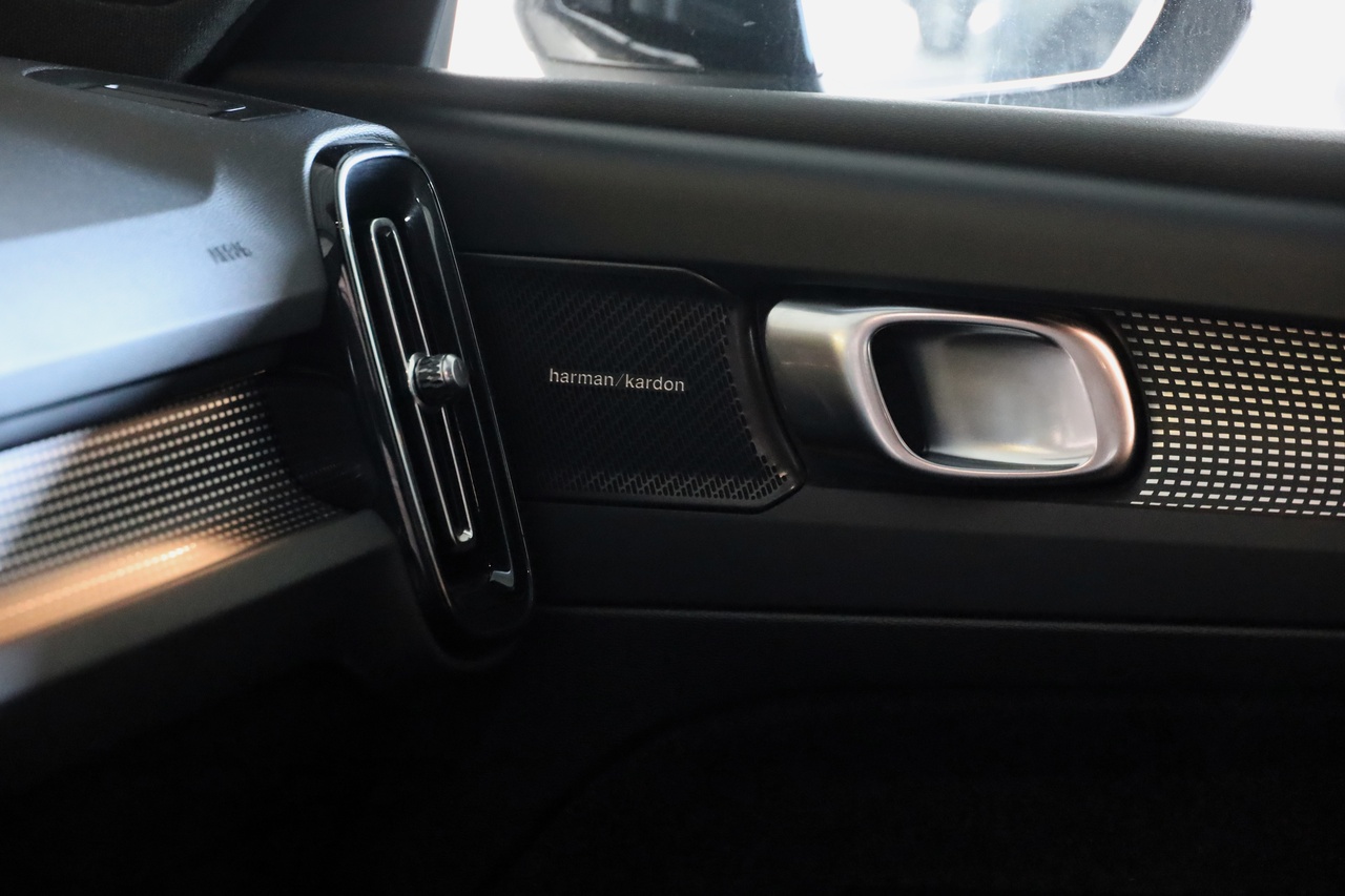 XC40 T2 Plus Dark