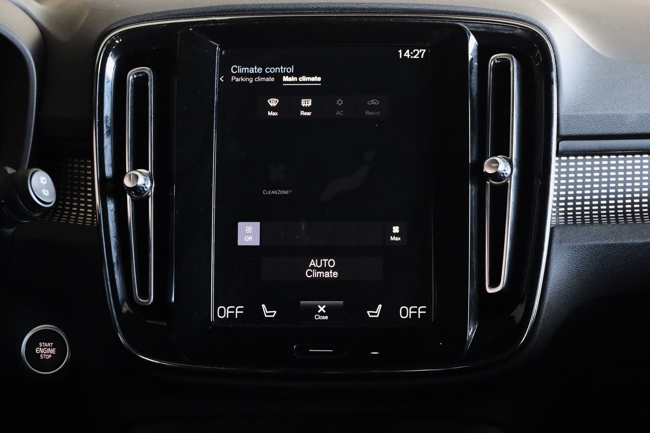 XC40 T2 Plus Dark