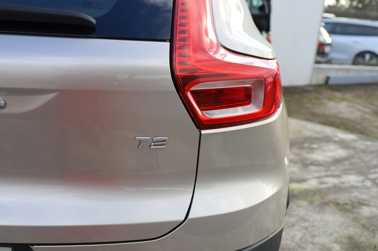 XC40 T2 Plus Dark