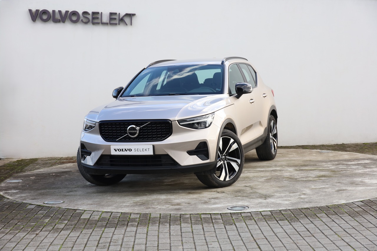 XC40 T2 Plus Dark
